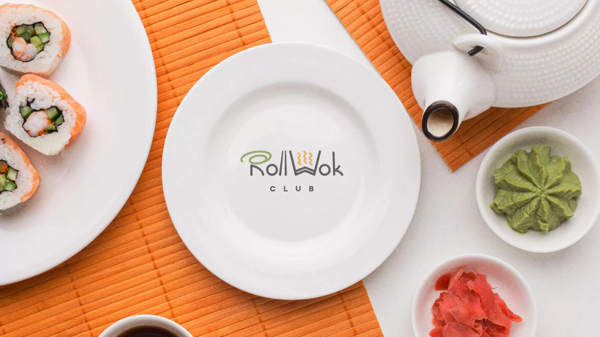 Разработка логотипа и фирменного стиля суши-бара «Roll Wok Club» в Рыльске